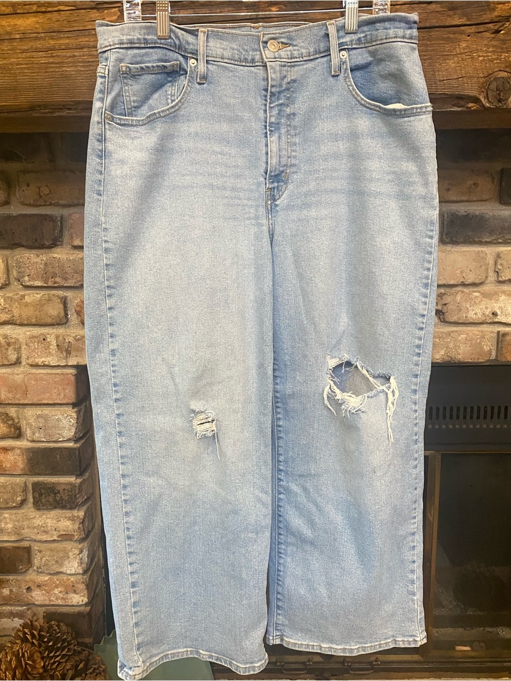 Levi’s High-Rise wide leg size 32